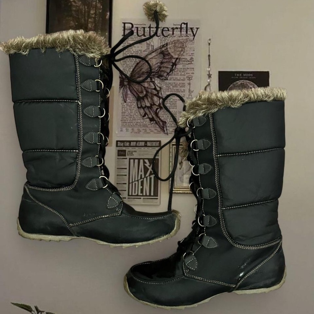 Black Fur-Lined Winter Boots